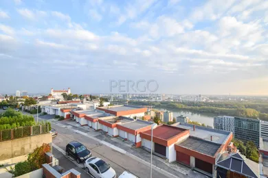 Na prenájom 5-izbový byt, 214 m², Bratislava-Staré Mesto