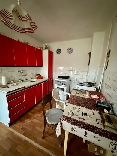 Na predaj dom, Hrnčiarovce nad Parnou, Hliníky