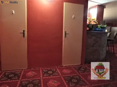 Na prenájom komerčné, 140 m², Komárno, Nádvorie Európy