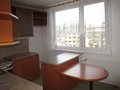 Mieszkania na wynajem, 3-pokojowe, Považská Bystrica · €590