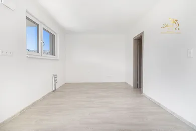 Na predaj dom, 115 m², Levice, Pod Záhradami