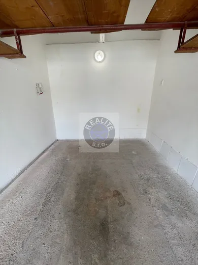 Na predaj objekt, 15 m², Bratislava-Rača, Ulica Augustína Murína