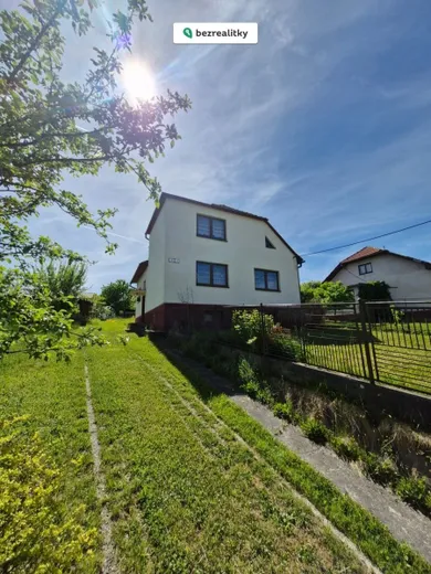 Domy na sprzedaż, 4-pokojowe, Žilina · €349 900