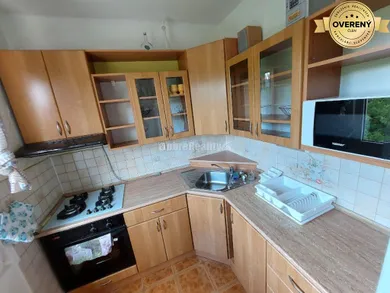 Квартири в оренду, 3-кімнатні, Banská Bystrica · €730