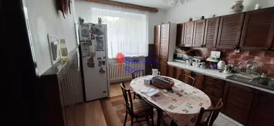 Na predaj 5-izbový dom, 320 m², Rohovce