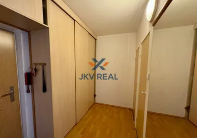 Na prenájom 2-izbový byt, 55 m², Žilina, Bajzova