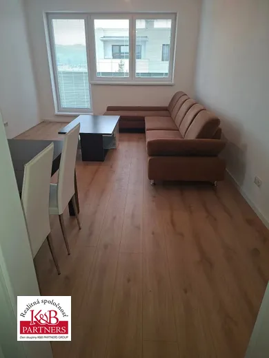 Na prenájom 2-izbový byt, 55 m², Trenčín, Kožušnícka
