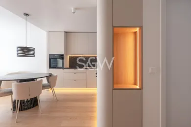 Na prenájom 2-izbový byt, 52 m², Bratislava-Staré Mesto, Floriánska