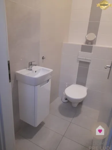 Na prenájom 2-izbový byt, 46 m², Bratislava-Staré Mesto, Ľadová