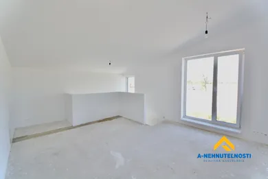 Na predaj 5-izbový dom, 185 m², Šamorín