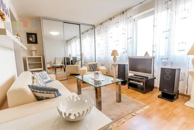 Byty na prenájom 3-izbový, Bratislava-Petržalka · €1 190