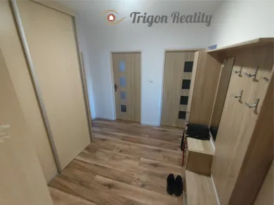 Na predaj 3-izbový byt, 82 m², Komárno
