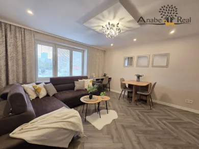 Na prenájom 2-izbový byt, 46 m², Bratislava-Nové Mesto, Riazanská