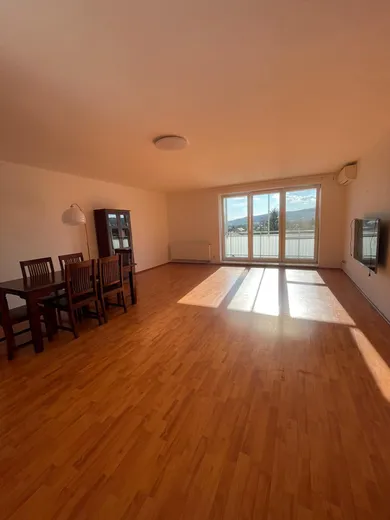 Na predaj 3-izbový byt, 105 m², Pezinok, Hrnčiarska