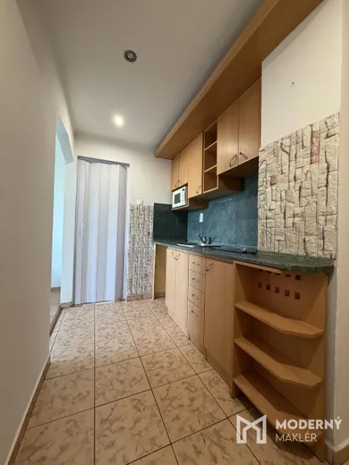 Na prenájom 1-izbový byt, 33 m², Dubnica nad Váhom, Kpt.Nálepku