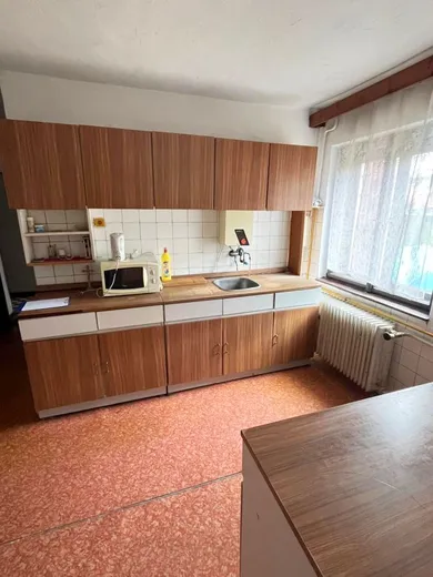 Domy na sprzedaż, 6-pokojowe, Čadca · €250 000