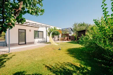 Domy na sprzedaż, 4-pokojowe, Bratislava-Vrakuňa · €399 900