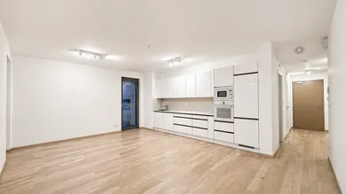Byty na prenájom 3-izbový, Bratislava-Staré Mesto · €1 299