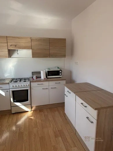 Na prenájom objekt, 230 m², Viničné, Hlavná