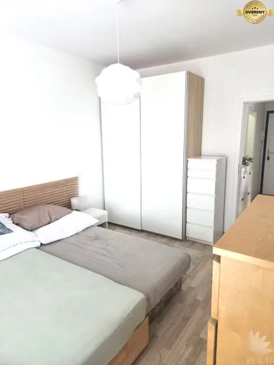 Na predaj 2-izbový byt, 53 m², Bratislava-Petržalka, Žltá