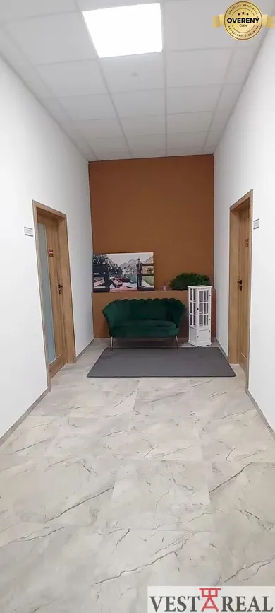 Na prenájom komerčné, 25 m², Trnava, Ulica Chovateľská