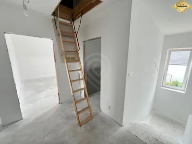 Na predaj 5-izbový dom, 244 m², Stupava, Bernolákova