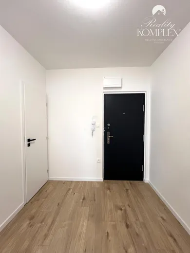 Na predaj 1-izbový byt, 35 m², Komárno, Selyeho