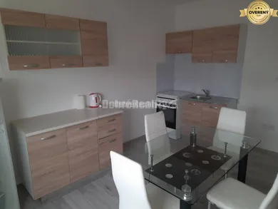 Na prenájom 1-izbový byt, 40 m², Nové Zámky, Cyrilometodská