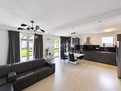 Na predaj 5-izbový dom, 192 m², Galanta, Mládežnícka