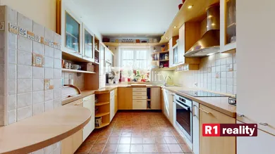 Domy na sprzedaż, 6-pokojowe, Piešťany · €299 000