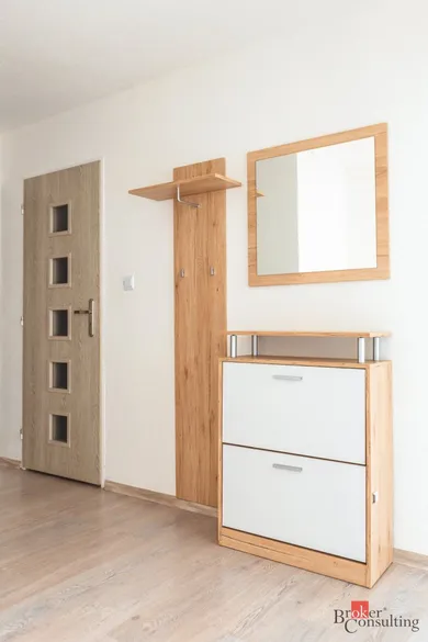 Na predaj 2-izbový byt, 65 m², Hriňová, Školská
