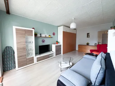 Na predaj 2-izbový byt, 64 m², Skalica, SNP
