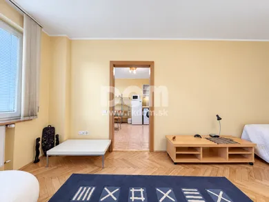 Na prenájom 1-izbový byt, 47 m², Žilina