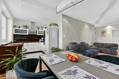 Na predaj 3-izbový byt, 85 m², Bratislava-Petržalka, Šustekova
