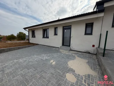 Дома на продажу, 4-комнатные, Topoľčany · €199 000