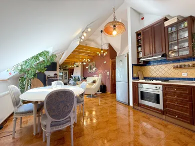 Na prenájom 5-izbový byt, 117 m², Bratislava-Staré Mesto, Vlčkova