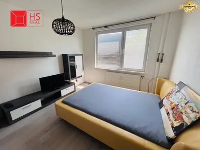 Na prenájom 1-izbový byt, 35 m², Nové Zámky, Letomostie
