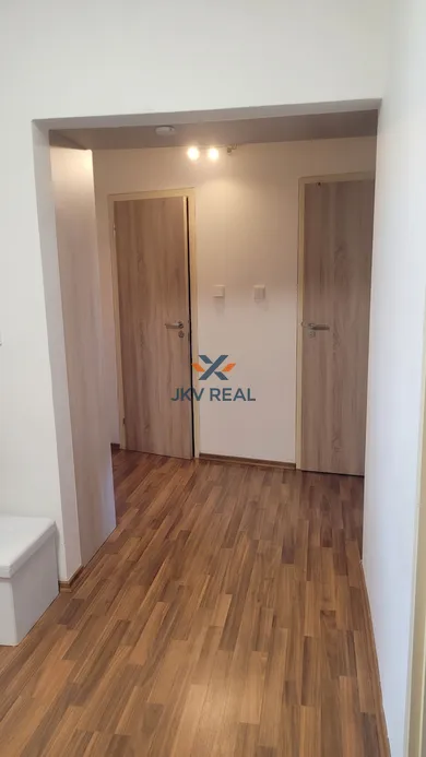 Na predaj 4-izbový byt, 90 m², Bratislava-Karlova Ves, Veternicová