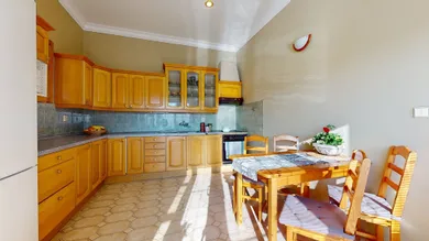 Na predaj objekt, 100 m², Piešťany