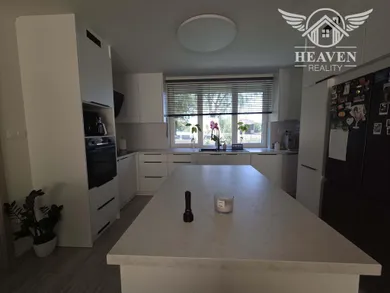 Na predaj 3-izbový dom, 111 m², Kolárovo, -
