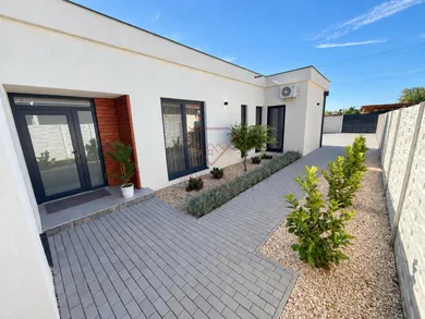 Eladó házak, Galanta · €267 000