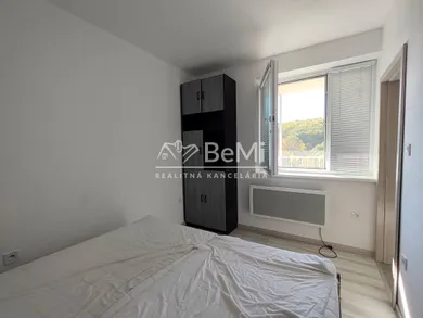 Na prenájom 2-izbový byt, 40 m², Tlmače, Lipník