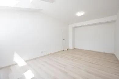 Na prenájom 2-izbový byt, 66 m², Púchov, Hollého