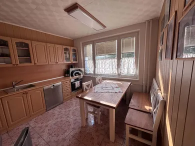 Mieszkania na sprzedaż, 4-pokojowe, Zvolen · €235 000