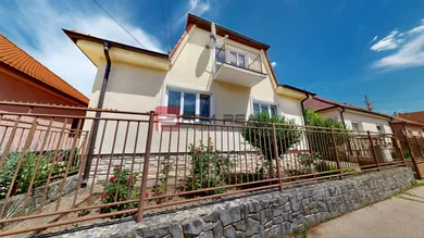 Na predaj dom v Pezinok · €395 000 · Pôvodný stav