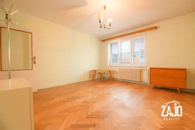 Na predaj 3-izbový byt, 68 m², Trenčianska Teplá, Mayerova