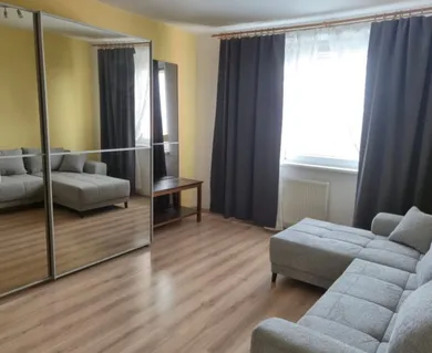 Byty na prenájom 3-izbový, Bratislava-Petržalka · €800