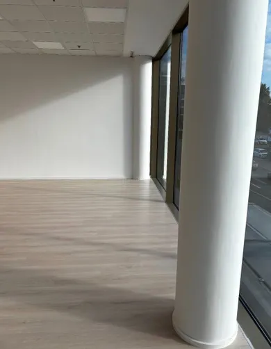 Na prenájom komerčné, 92 m², Bratislava-Petržalka, Kopčianska