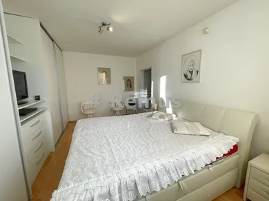 Na prenájom 1-izbový byt, 38 m², Bratislava-Vrakuňa, Slatinská