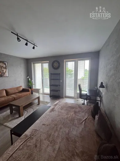 Mieszkania na wynajem, 1-pokojowe, Bratislava-Petržalka · €650